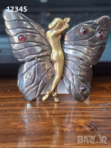 Шедьовър- стара сребърна брошка