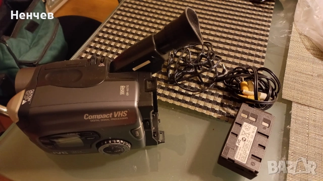 Дигитална VHS видеокамера JVC, снимка 4 - Камери - 53768982
