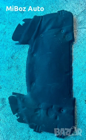 Шумоизолация преден капак БМВ Е90 91 92 93 BMW, снимка 3 - Части - 53078422