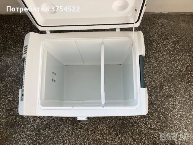 Автомобилен хладилник Waeco CoolFun CR 28, снимка 7 - Хладилни чанти - 45098836