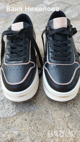 Дамски спортни обувки 