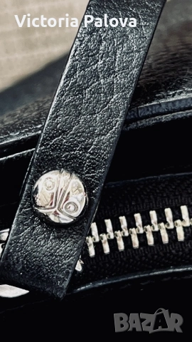 Оригинална кожена чанта Coccinelle - естествена кожа, тип Hobo (Черна), снимка 5 - Чанти - 54009431