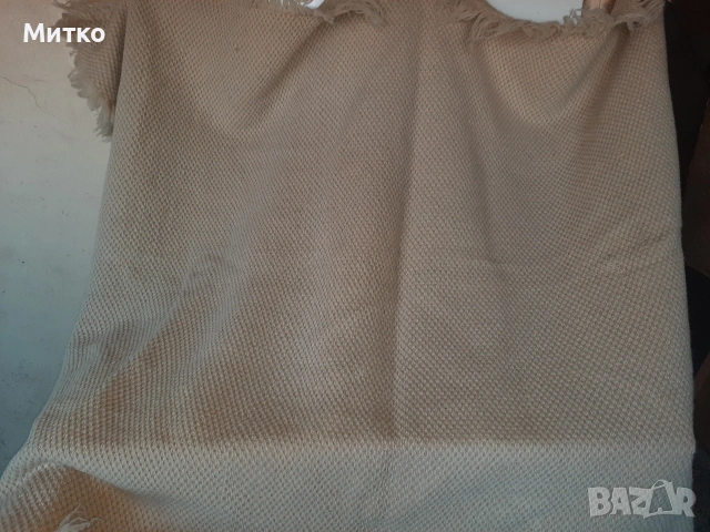 Ретро бял китеник с ресни за легло