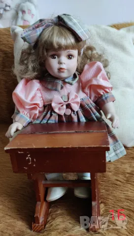 Порцеланова кукла Leonardo Collection 