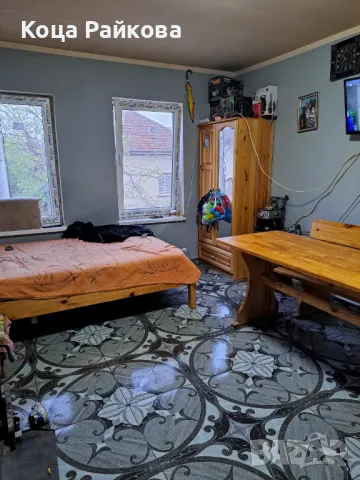 Продова се къшта във село орешене  на два етажа  двор един декар  , снимка 9 - Къщи - 49923345