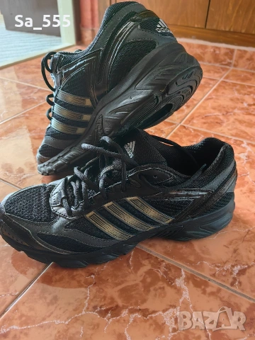 Adidas маратонки 44 , снимка 3 - Спортни обувки - 54038958