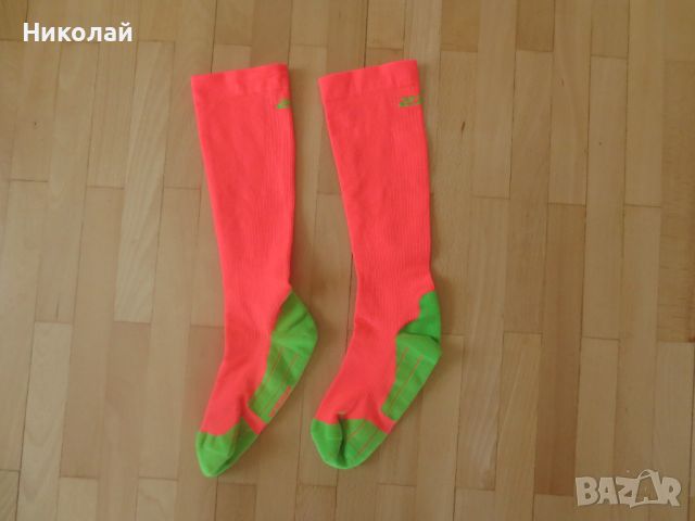 2XU Compression Performance Run Socks UPF50+, снимка 2 - Дамски чорапи - 45326160