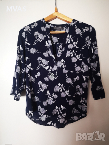 Нова дамска тъмно синя блуза S размер с бели птичета и цветя, снимка 1 - Корсети, бюстиета, топове - 45061491