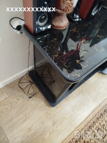 Тв шкаф със стъклени плотове и вратички, снимка 3 - Шкафове - 54181718