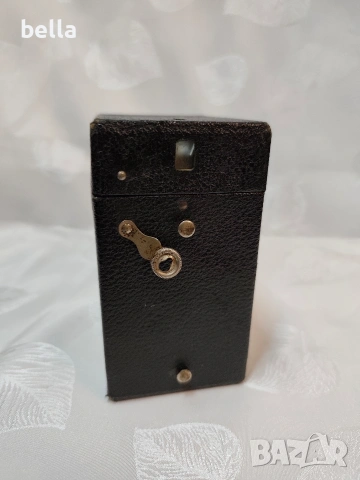 Продавам автентичен бокс фотоапарат Kodak, произведен около 1930-1940 г. , снимка 8 - Антикварни и старинни предмети - 53523272