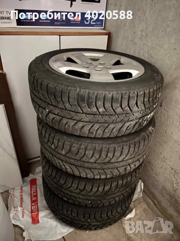 Оригинални джанти Mercedes-Benz (16 инча) със зимни гуми Lassa (DOT 2022) , снимка 2 - Гуми и джанти - 52622376
