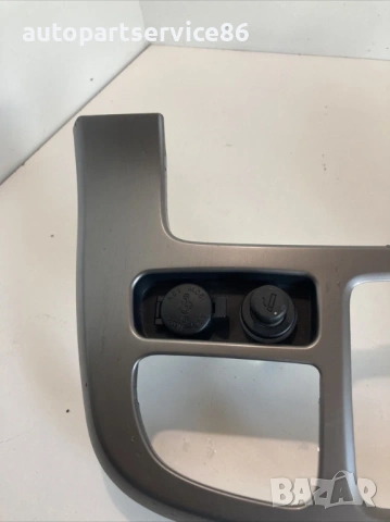 Вътрешна декоративна лайсна за KIA Carnival (2006–2012) 84631-4D820, снимка 2 - Части - 53203544