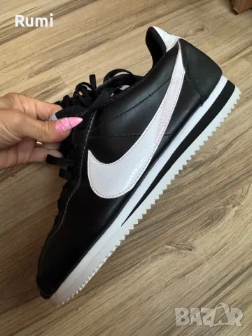 Оригинални класически маратонки Nike Classic Cortez ! 43 н, снимка 2 - Маратонки - 48383553