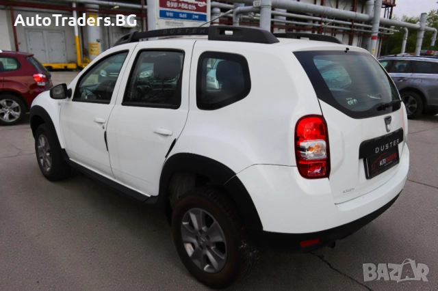 Dacia Duster 1.6 Газ/Бензин, снимка 3 - Автомобили и джипове - 52772541