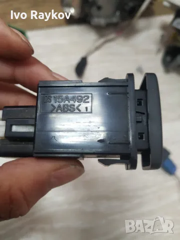  БУТОН , резервоар  ГОРИВО 15A492 ,  LEXUS RX II XU30, снимка 4 - Части - 50233742