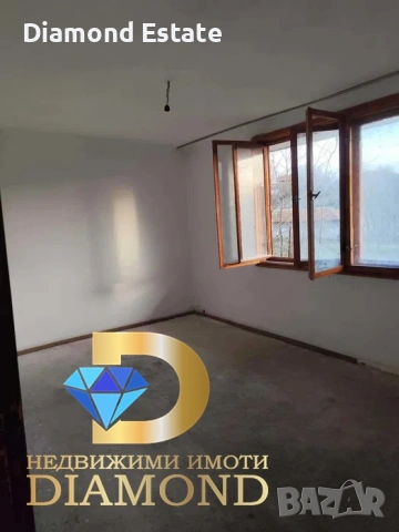 Триетажна вила в село Въгларово, обл. Хасково, снимка 11 - Вили - 53885564