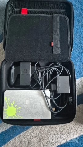 Nintendo Switch OLED Splatoon Edition + 3 Игри, снимка 3 - Nintendo конзоли - 52428925
