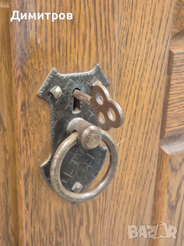 Масивен старинен античен шкаф, снимка 3 - Секции и витрини - 52503412