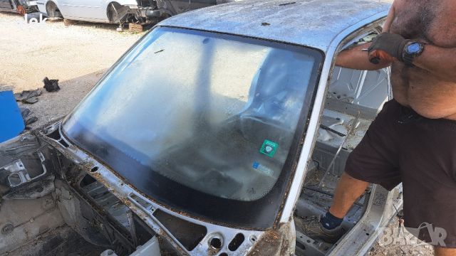 предно стъкло е34 bmw e34 цена 50 лв, снимка 3 - Части - 46301886