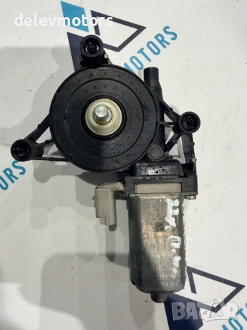 9817217780 моторче за преден ляв стъклоповдигач от предна лява врата от Peugeot Partner K9 1.5  