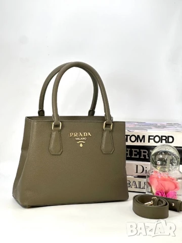 чанти Prada ➡️31cm ⬆️21cm 🌟, снимка 2 - Чанти - 51386704