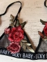 Ново черно бюстие с бродерия червени цветя и ластик с надпис sexy baby с регулиращи се презрамки 🖤, снимка 3