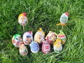 Ръчно бродирани яйца от стереопор, снимка 1 - Декорация за дома - 44919535