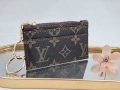 Louis Vuitton Кожен Картодържател с Халка Луи Витон , снимка 1
