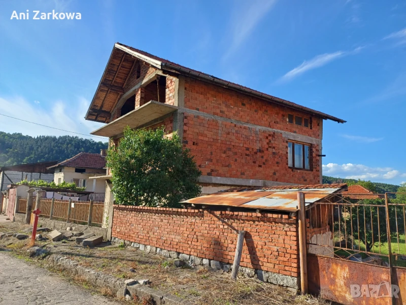 Продавам къща в с.Радуил, снимка 1