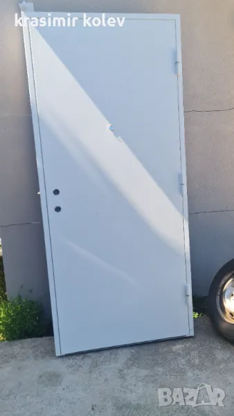 Метална Блиндирана входна врата , снимка 1