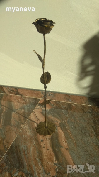 Метална скулптура , роза , ръчно изработена, с бронзов цвят. , снимка 1
