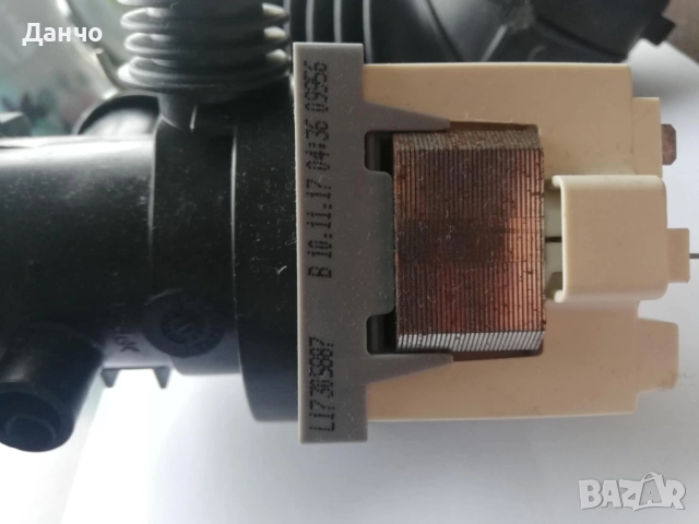 Продавам водна помпа за пералня Whirlpool 6 sense FWG71484w с номер - Askoll - W10920893/16003171400, снимка 2 - Перални - 51977369