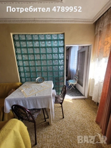 Продава се вторият етаж от къща в гр. Омуртаг на ул. „Панайот Хитов“ 6, с РЗП 250 кв.м. до центъра, снимка 6 - Етаж от къща - 54118481