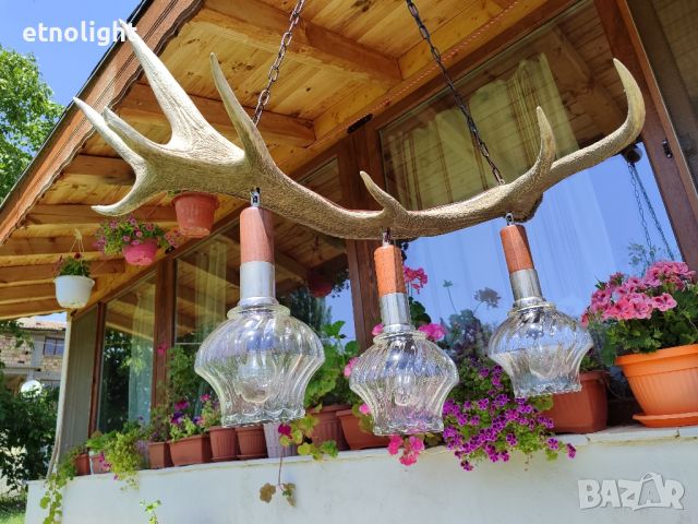 Уникален полилей изработен от рога от благороден елен с 8 разклонения и 3 красиви стъкленици , снимка 6 - Лампи за таван - 46157641