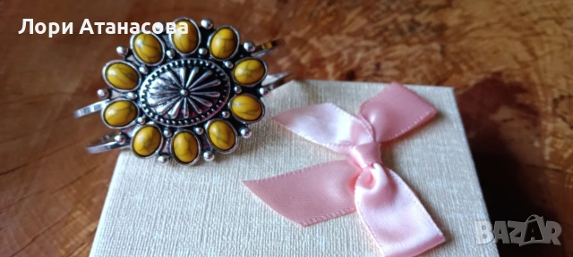 Дамска ретро модна гривна в минималистичен стил, с жълти камъни , флорален дизайн със закопчаване, снимка 5 - Гривни - 54008422