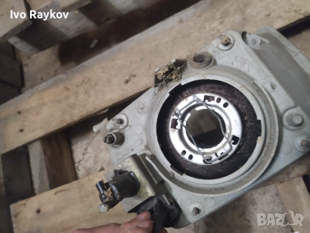 десен фар Renault Rapid , снимка 5 - Части - 52886667