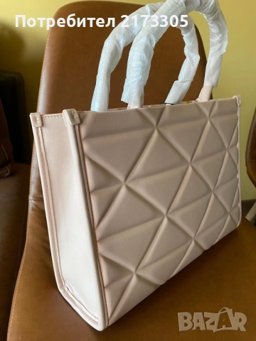 Чанта Prada чисто нова с противопрахова торбичка, снимка 4 - Чанти - 52179399