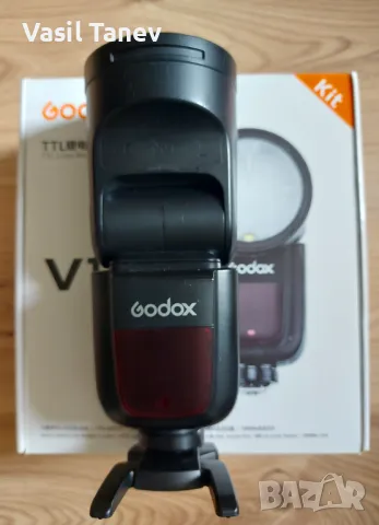 Продавам Godox V1N за Nikon, снимка 5 - Светкавици, студийно осветление - 47264087