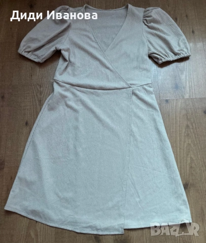 Дамска рокличка с къс ръкав