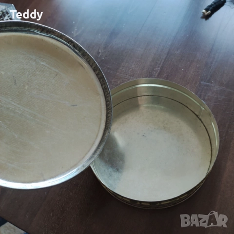 Ретро метални кутии, снимка 10 - Антикварни и старинни предмети - 51975977