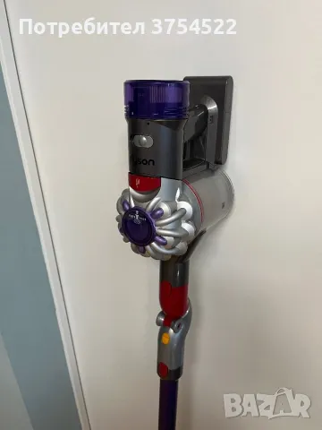 Вертикална прахосмукачка Dyson V8 SV25, снимка 2 - Прахосмукачки - 47453878