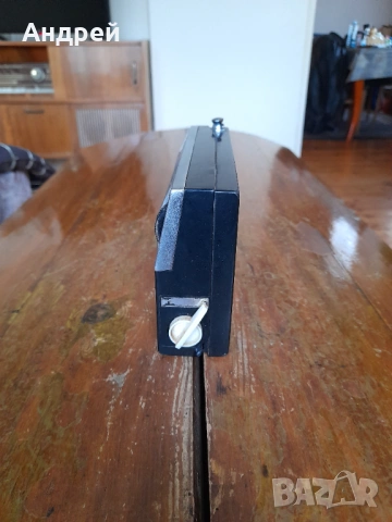 Старо радио,радиоприемник Standard SR-H105, снимка 4 - Антикварни и старинни предмети - 54057543