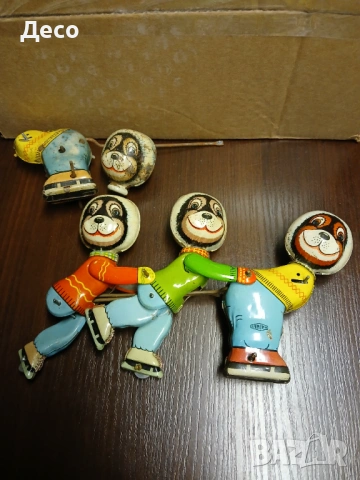 Стара унгарска играчка мечки фигуристи.