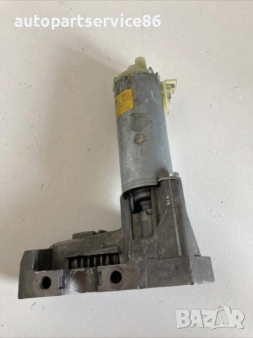 Мотор за регулиране на предна дясна седалка Bosch за Volkswagen Phaeton (2008) 0130002508 