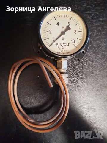 Оригинален български манометър с медна капилярка – 1970 г. запазена фабрична пломба.