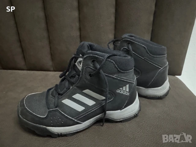 Високи маратонки Адидас, номер 31, снимка 2 - Детски боти и ботуши - 51196276