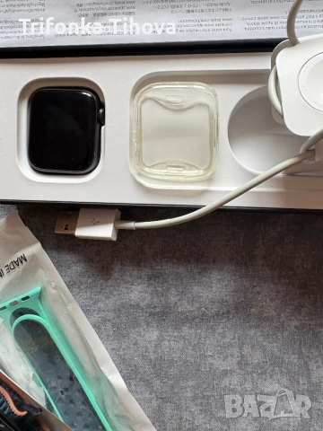 Смарт часовник Apple Nike se2, снимка 4 - Дамски - 53815101