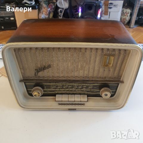 Радио Telefunken Jubilate 1061, снимка 1 - Антикварни и старинни предмети - 46126188