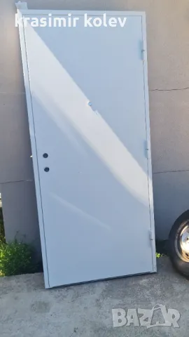 Метална Блиндирана входна врата , снимка 1