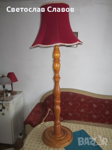 Висок лампион с голяма и красива червена шапка - 2, снимка 1 - Лампиони - 45775238